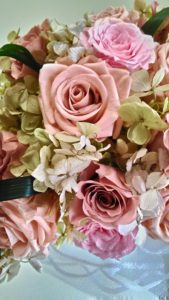 ベージュピンクバラ