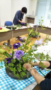 出張フラワーアレンジメント教室